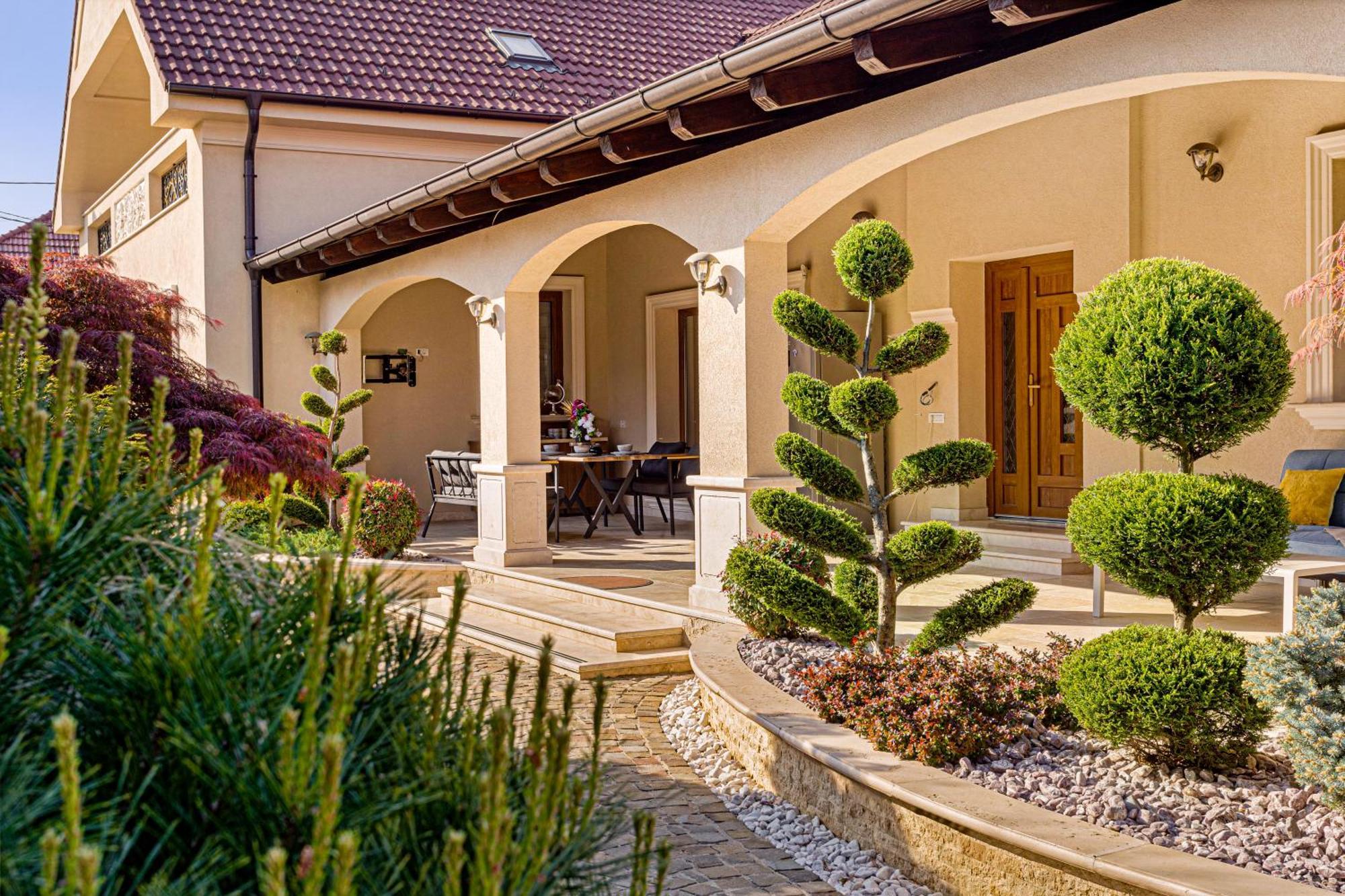 Sika Palladium Garden & Spa Central Apartment אראד מראה חיצוני תמונה