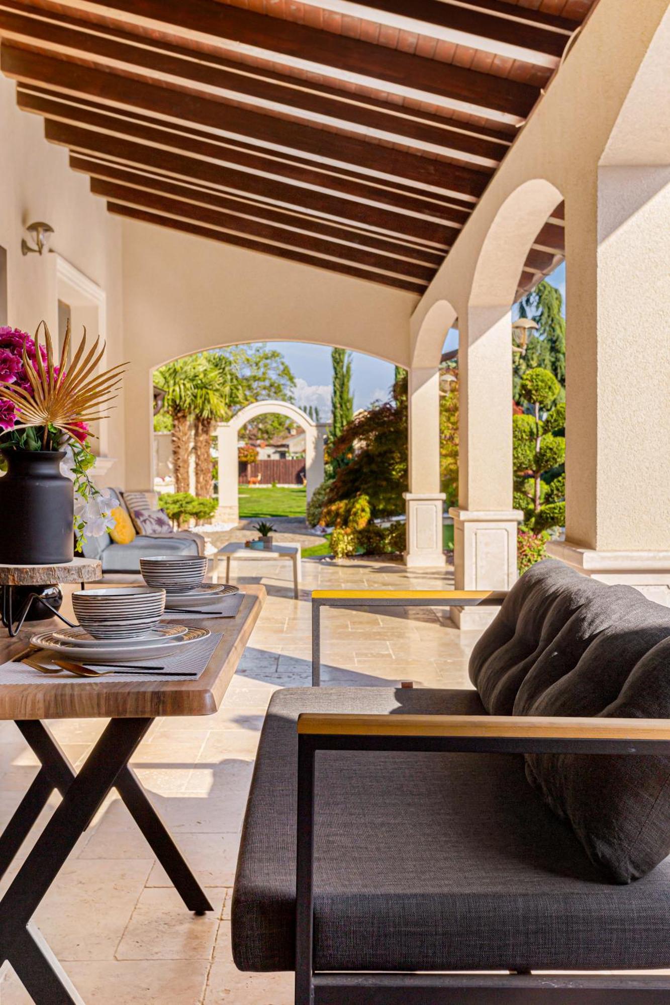 Sika Palladium Garden & Spa Central Apartment אראד מראה חיצוני תמונה