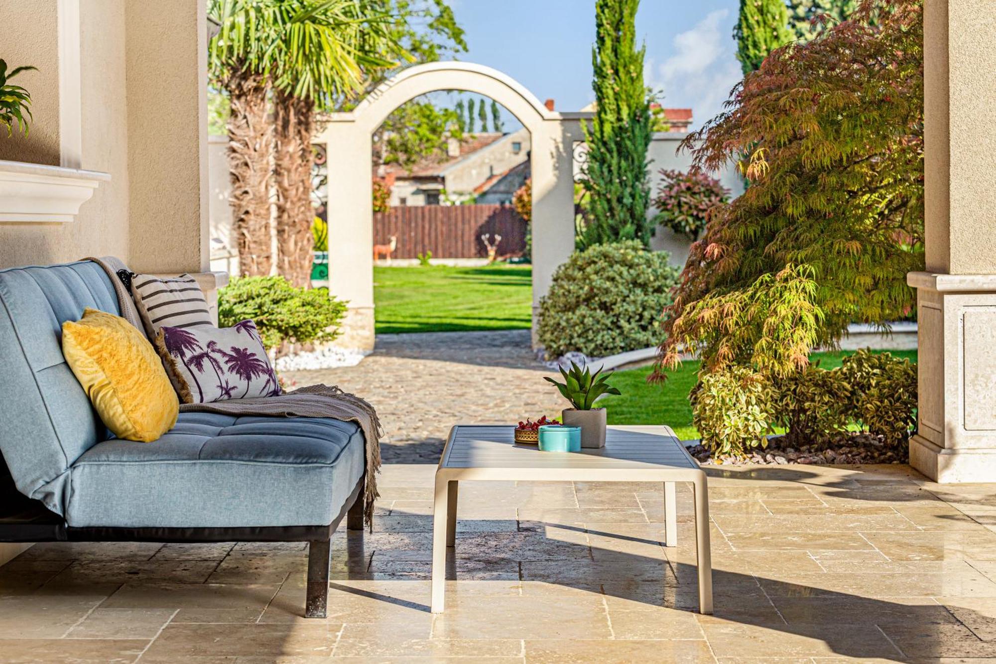 Sika Palladium Garden & Spa Central Apartment אראד מראה חיצוני תמונה